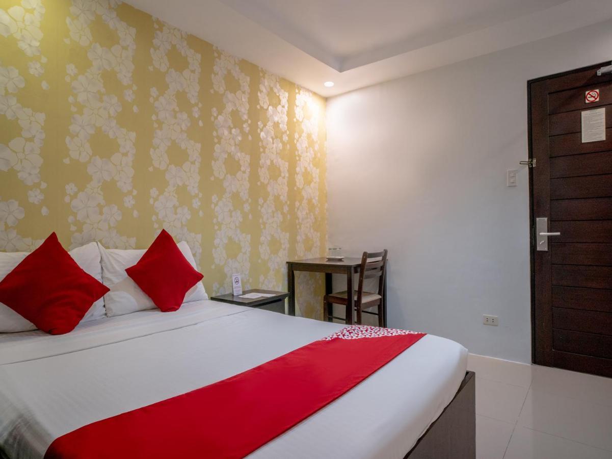 Oyo 697 Obrero Suites Davao City Esterno foto