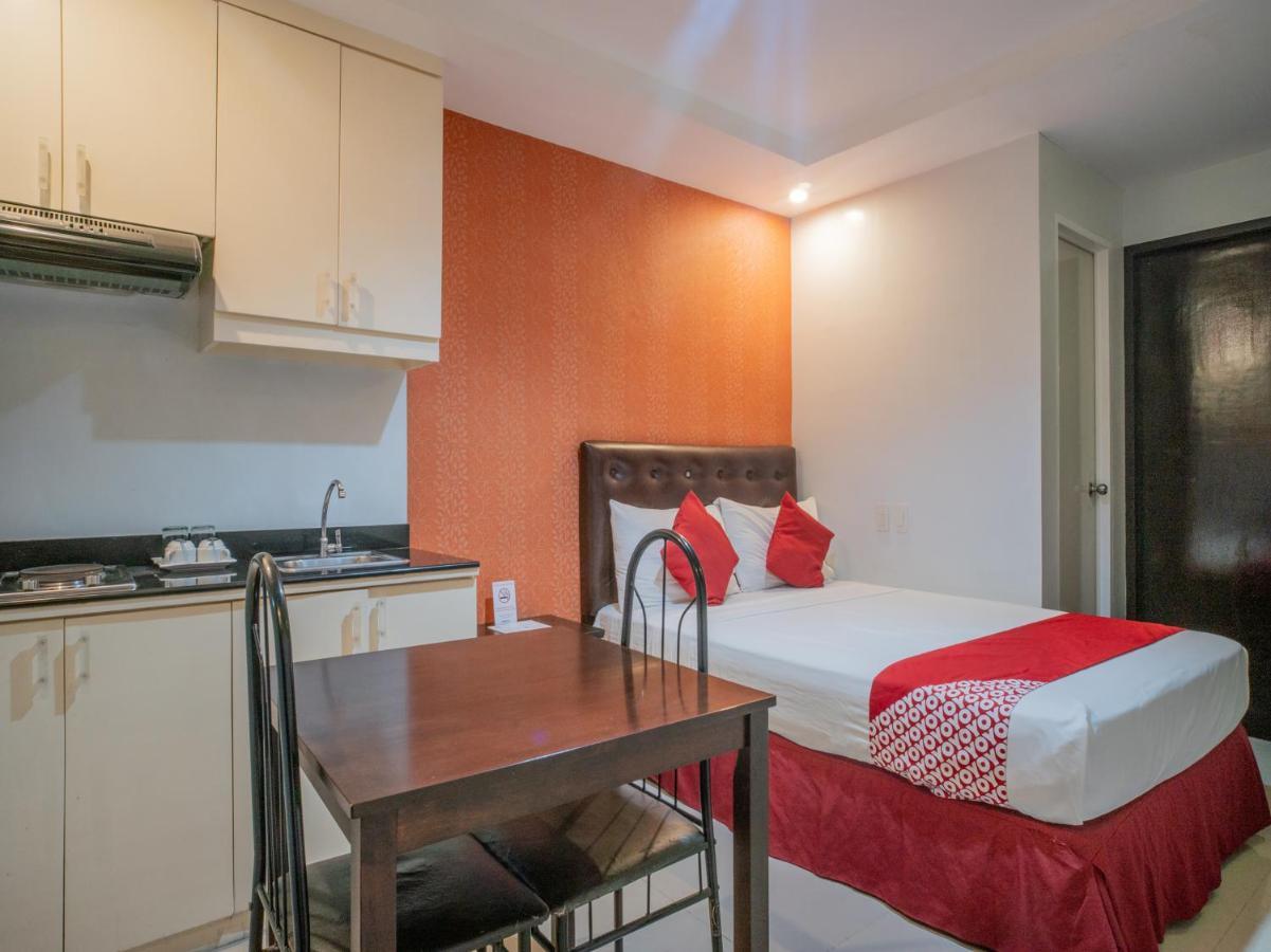 Oyo 697 Obrero Suites Davao City Esterno foto