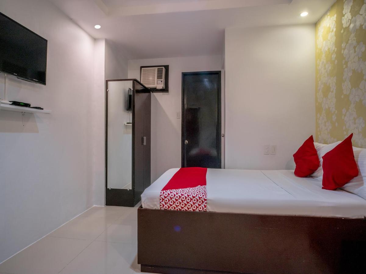 Oyo 697 Obrero Suites Davao City Esterno foto