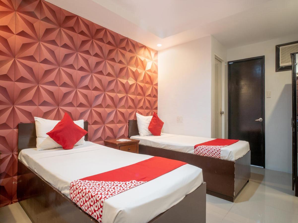 Oyo 697 Obrero Suites Davao City Esterno foto
