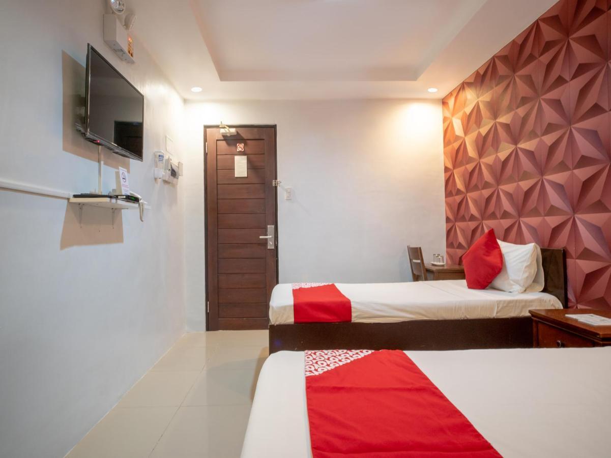 Oyo 697 Obrero Suites Davao City Esterno foto