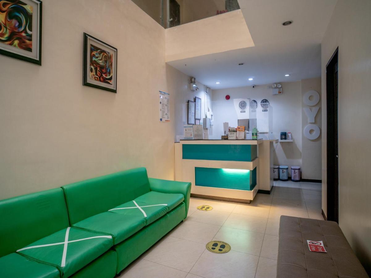 Oyo 697 Obrero Suites Davao City Esterno foto