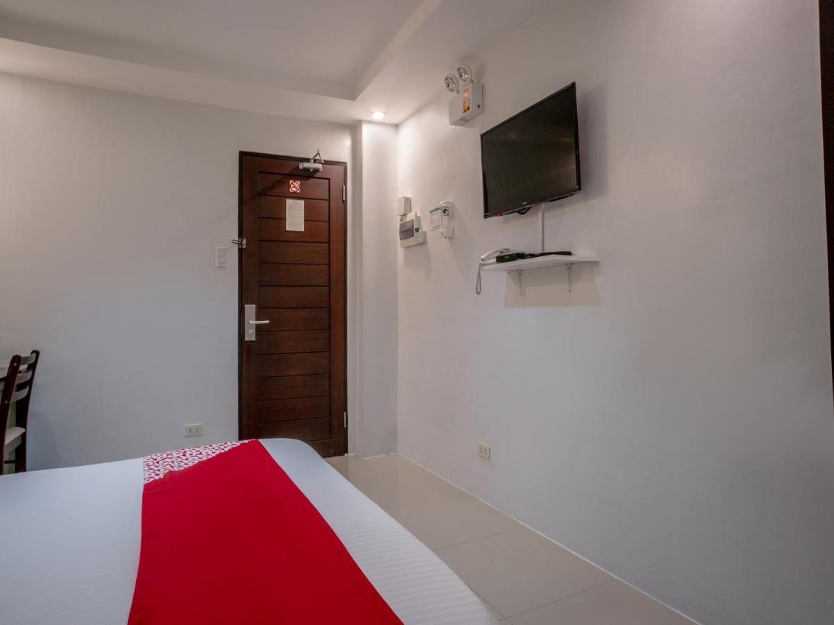 Oyo 697 Obrero Suites Davao City Esterno foto