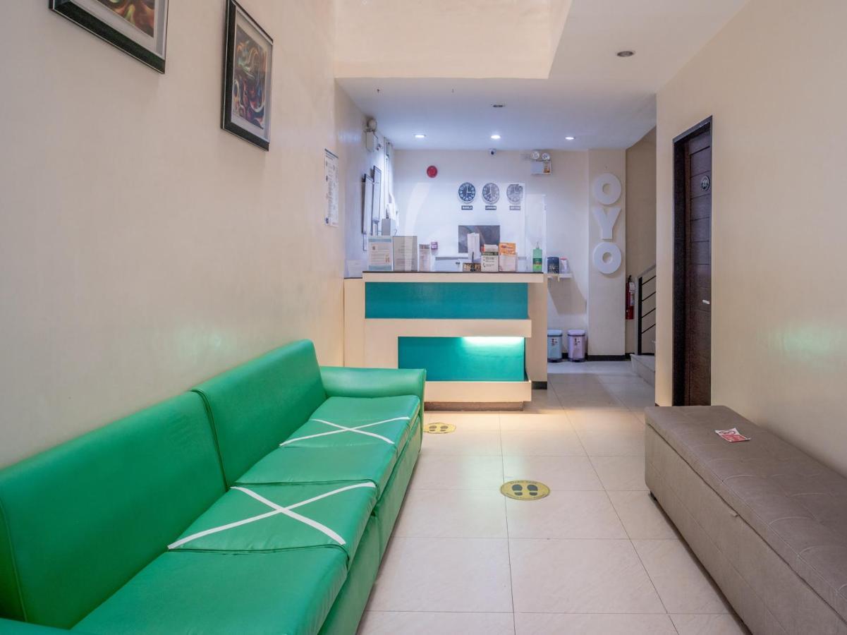Oyo 697 Obrero Suites Davao City Esterno foto