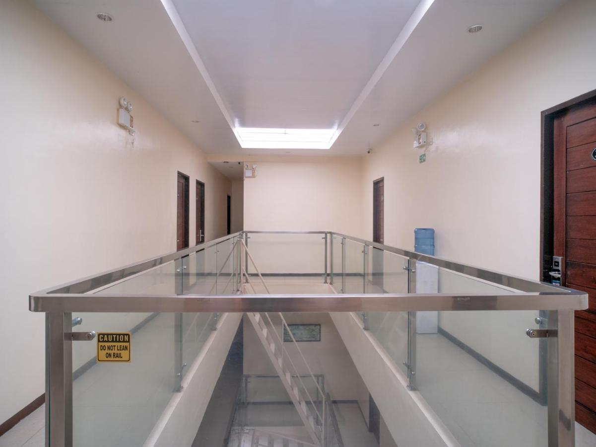 Oyo 697 Obrero Suites Davao City Esterno foto